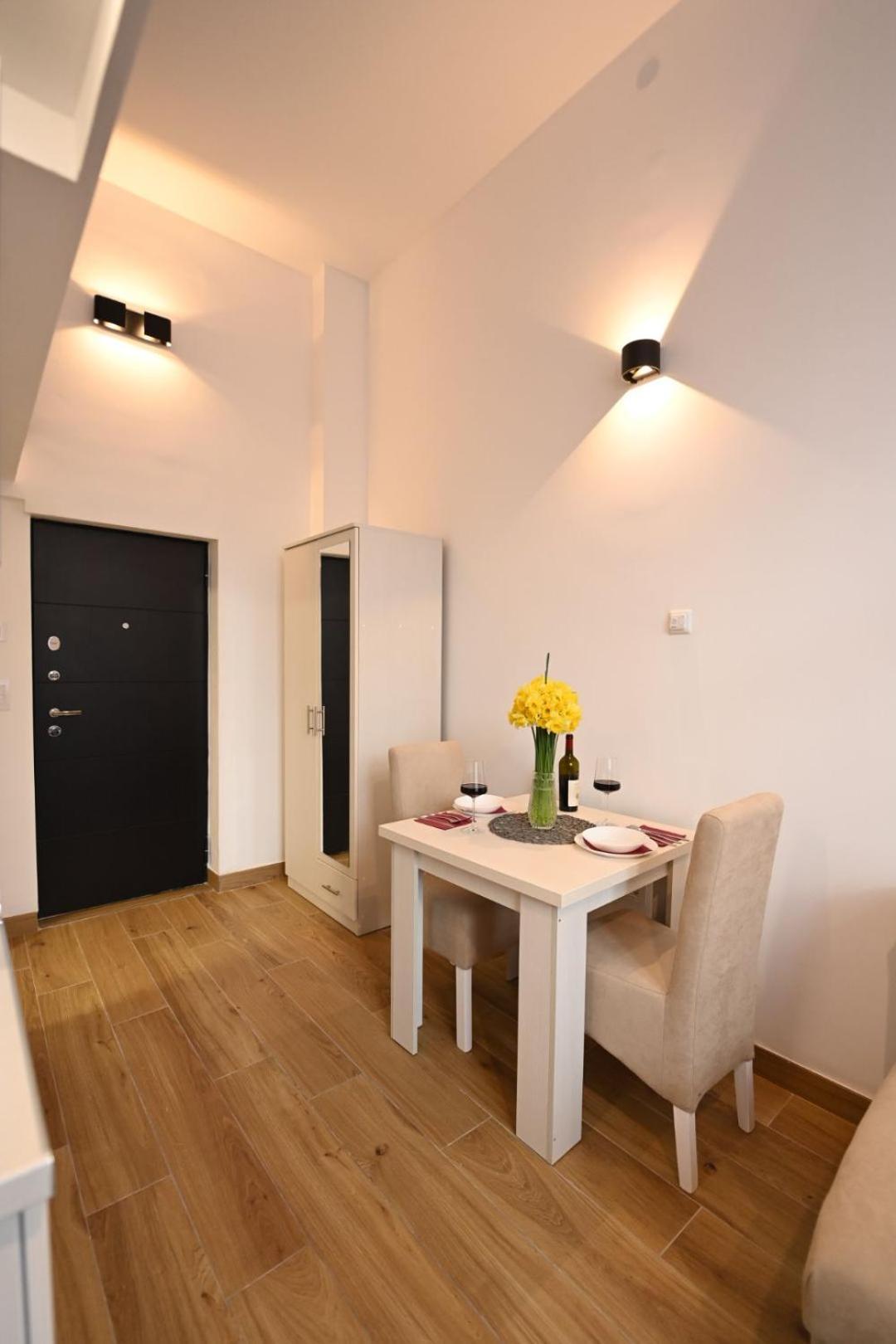 Bel Galleries Sajmiste Zimmer foto